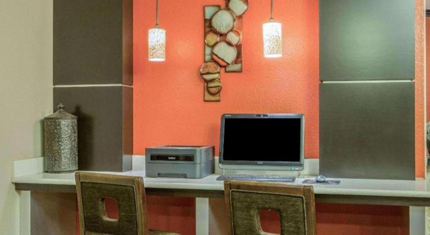 Super 8 By Wyndham Mansfield La Hotel Buitenkant foto